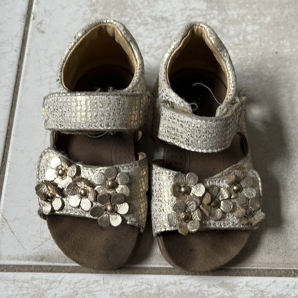 Naturino Falcatto girls gold sandal 21